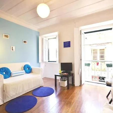 With One Bedroom In With Wifi 12 Km From The Beach Lisboa