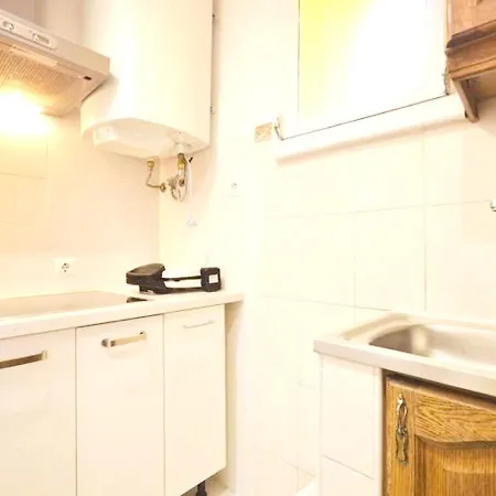 With One Bedroom In With Wifi 12 Km From The Beach * Lisboa