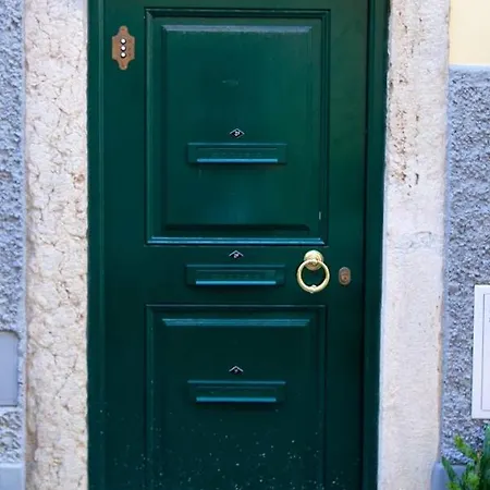 With One Bedroom In With Wifi 12 Km From The Beach Lisboa