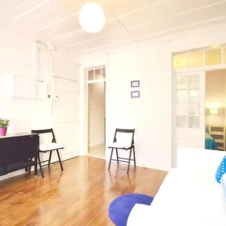 With One Bedroom In With Wifi 12 Km From The Beach Appartement Lisboa